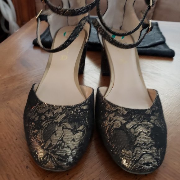 1920 Great Gasby complete outfit, dress, hat, gloves, shoes, feather headband - Picture 6 of 8